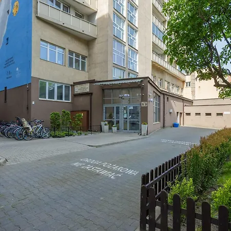 Cosy With Balcony Near Pge By Renters Apartment