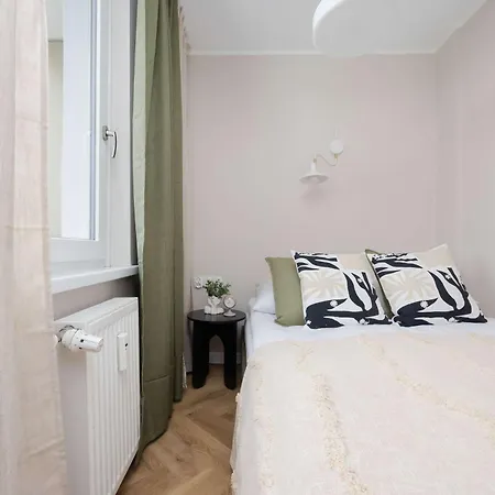 Apartment Cosy With Balcony Near Pge By Renters